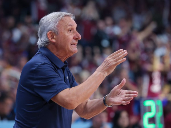 Πέσιτς: «Δεν είχα κάτι να πω τους παίκτες μου για τον ματς…»