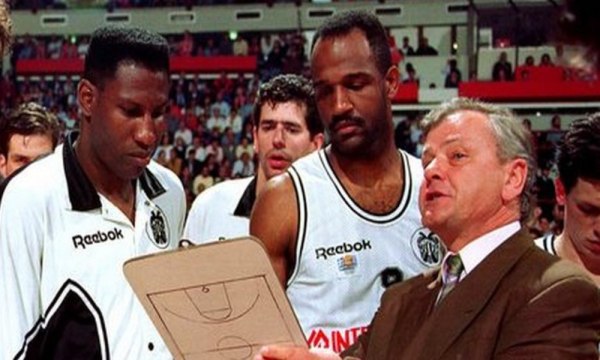 ΠΑΟΚ για Ίβκοβιτς: «Τιμούμε την μνήμη του, όπως αρμόζει σε μία τεράστια μορφή του μπάσκετ»