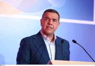 Τσίπρας: Δεν υπάρχει μόνο η Ελλάδα των κομματικών στελεχών με τις επιδοτούμενες πόρσε από τον ΟΠΕΚΕΠΕ