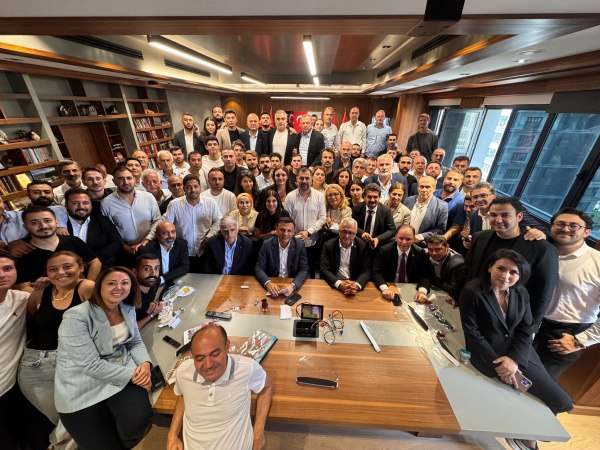 Κωνσταντινούπολη: Κρυφτό… με τον Ερντογάν – Σε άλλη διεύθυνση μετέφερε την έδρα του το CHP