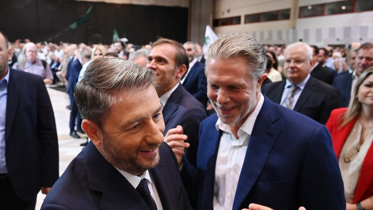 Οι δύο «εικόνες» του ΠΑΣΟΚ