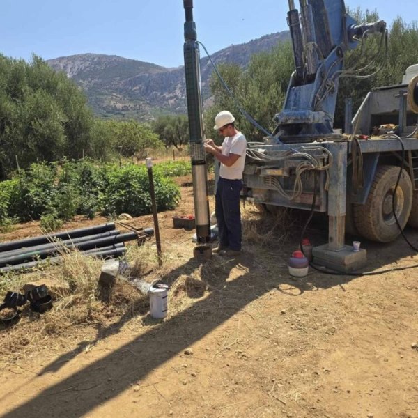 Με νέα γεώτρηση αντιμετωπίζει την ξηρασία ο δήμος Βιάννου