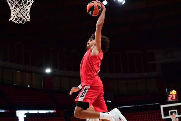 Αποκαλυπτήρια για τον Ολυμπιακό κόντρα στη Μονακό