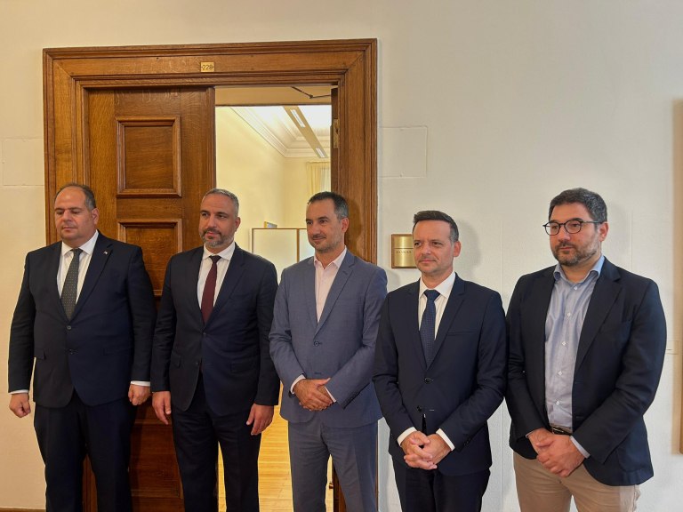 Χαρίτσης με δήμαρχο Βηθλεέμ: Θα κάνουμε ό,τι μπορούμε για να σταματήσει η γενοκτονία στη Γάζα