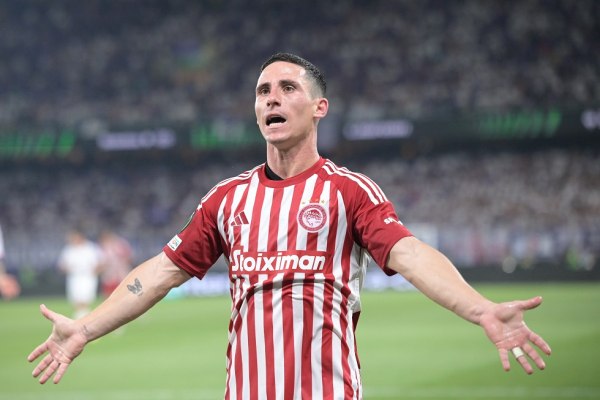 Με καθυστέρηση στην Αθήνα ο Ποντένσε – Τι ανέφερε σε μήνυμά του ο Πορτογάλος (pic)