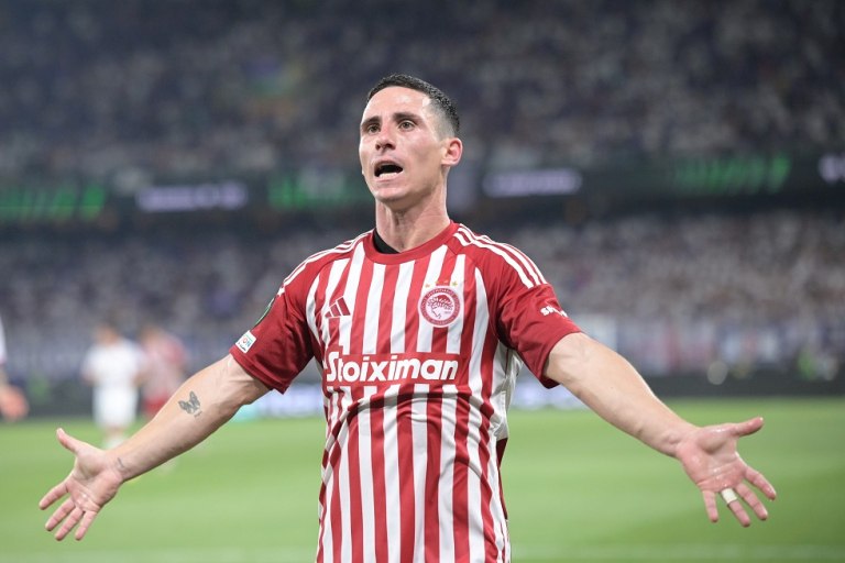 Με καθυστέρηση στην Αθήνα ο Ποντένσε – Τι ανέφερε σε μήνυμά του ο Πορτογάλος (pic)