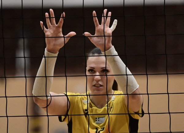 Σοκάρει η Χαντάβα: «Καίνε όλο το Νεπάλ και κρυβόμαστε στο δάσος – Δεν είμαι ασφαλής» (pics)