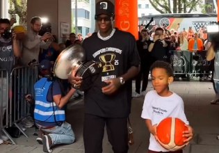 Η πρωταθλήτρια Ευρώπης επέστρεψε στη Γερμανία και αποθεώθηκε (vid)