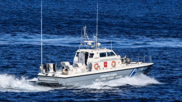 Ανήλικοι εγκλωβίστηκαν σε βράχια – Τους παρέσυραν ρεύματα