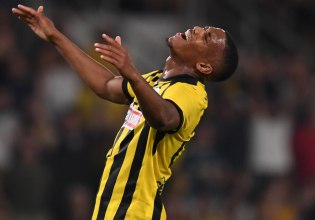 Ο Μαρσιάλ πήγε στο Μεξικό και τα… ντέρμπι ξεκίνησαν: «Οφείλει μια συγγνώμη»