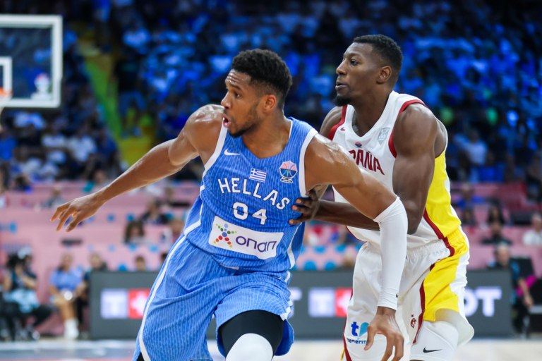 Έλειπε… μία ασίστ για να κάνει το τριπλ-νταμπλ ο Γιάννης (pic & vids)