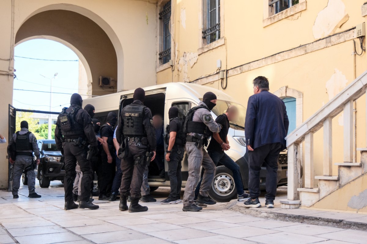 Στο μικροσκόπιο και γνωστός δικηγόρος για τη μαφία της Κρήτης – Έκαναν έφοδο στο γραφείο του