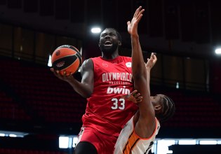 Ολυμπιακός: Ο Κουμάτζε και η απόφαση του Μπαρτζώκα (vid)