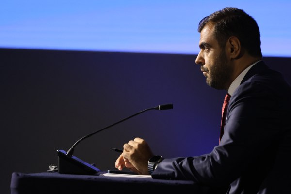 Τα μπετοναρισμένα ΜΜΕ σε διάταξη «στριμώχνουν» τον Μητσοτάκη, αποκλεισμός μη φίλιων μέσων