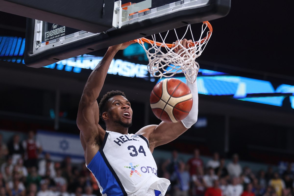 Ο Γιάννης που δεν «μασάει» και η οργή των Σουηδών για την διαιτησία στον αγώνα με την Τουρκία