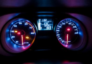 Σε ισχύ από σήμερα ο νέος Κώδικας Οδικής Κυκλοφορίας – Αυστηρότερες ποινές για κινητό, ταχύτητα και αλκοόλ