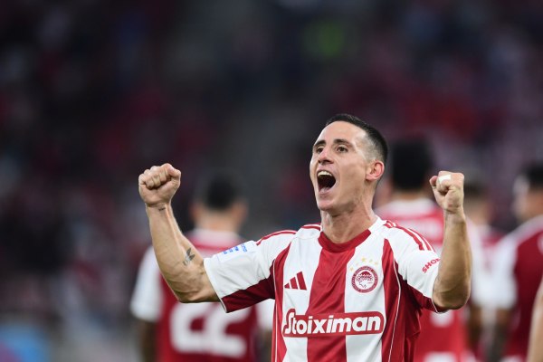 «Μαγεία» Ποντένσε στο Καραϊσκάκη και 3-0 ο Ολυμπιακός (vids)