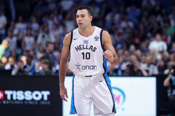 Σλούκας: «Αφιερωμένο σε όλους τους Έλληνες το μετάλλιο»