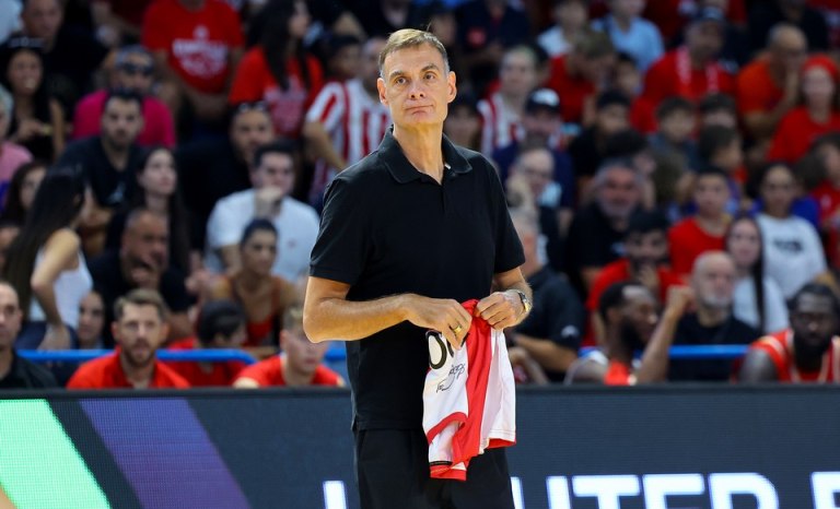 Μπαρτζώκας: «Η ομάδα είναι καταδικασμένη να παλεύει για την πρωτιά»