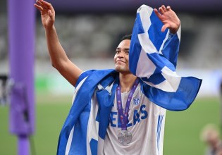 «Ιπτάμενος» Καραλής: Ασημένιος στο Παγκόσμιο Πρωτάθλημα του Τόκιο! – Νέο παγκόσμιο ρεκόρ ο Ντουπλάντις