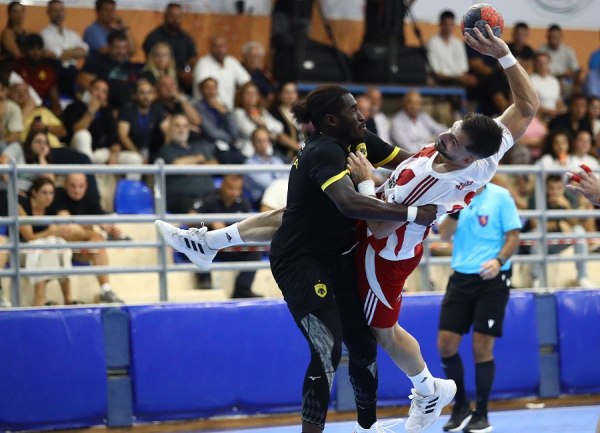 LIVE: Ολυμπιακός – ΑΕΚ