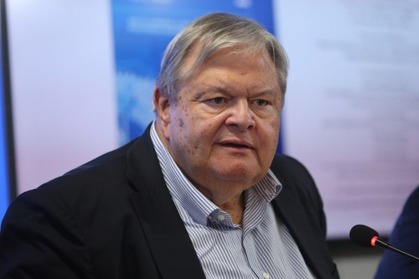 Μήνυμα Βενιζέλου για τις εκταφές των νεκρών από τα Τέμπη: Η τραγωδία τελειώνει μόνο όταν επέλθει κάθαρση