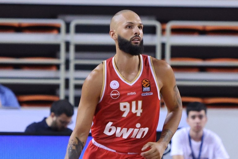 Ολυμπιακός – Αρμάνι Μιλάνο 76-71: Σούπερ Φουρνιέ και πρόκριση στον τελικό του «IBT Crete»