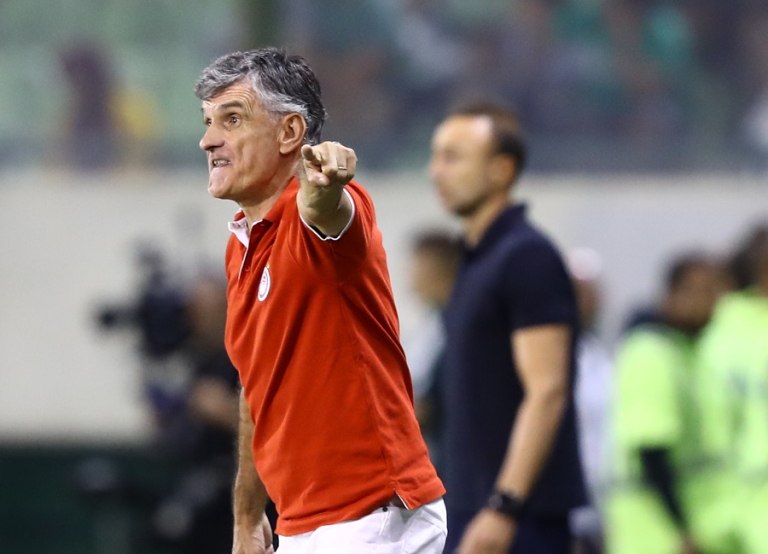 Mεντιλίμπαρ: «Αν δεν χρησιμοποιούν το VAR γιατί υπάρχει;»