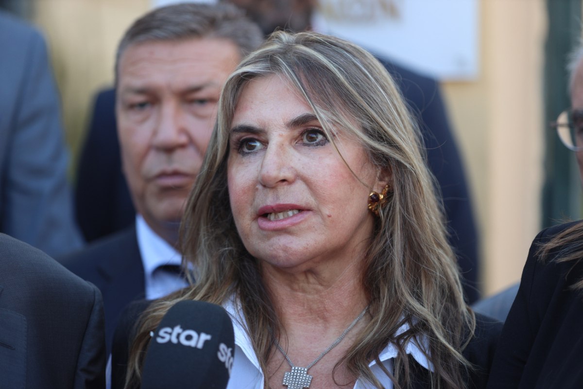 «Τον έσφαξαν, πάλεψε με δύο τρομακτικά άτομα που είχαν μένος» – Τι είπε η χήρα του Σήφη Βαλυράκη στο δικαστήριο