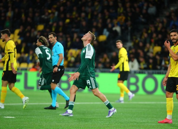 Παναθηναϊκός: Ασυνεννοησία στην άμυνα, σε 1-3 μειώνει η Γιουνγκ Μπόις (vids)