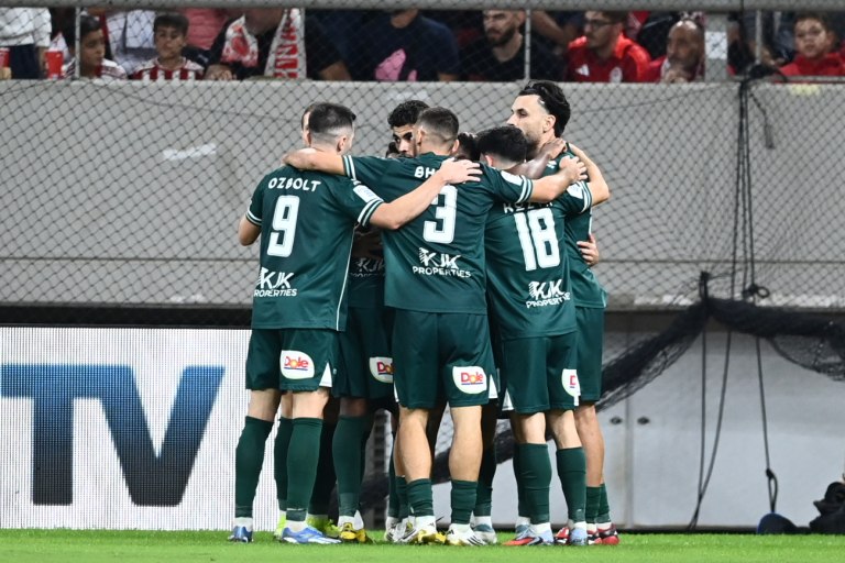 Ισοφάρισε ξανά ο Λεβαδειακός (2-2, vids) – Έντονες διαμαρτυρίες των «ερυθρόλευκων» καθώς το VAR δεν μπορούσε να τσεκάρει την φάση για οφσάιντ