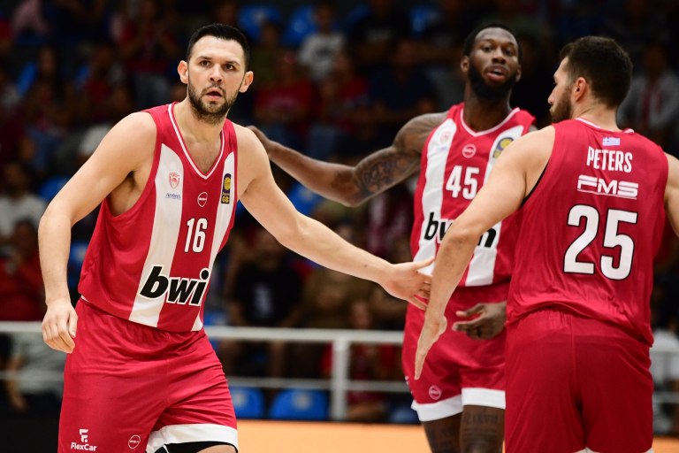 Με σφραγίδα Παπανικολάου ο Ολυμπιακός σήκωσε το Super Cup (92-83)