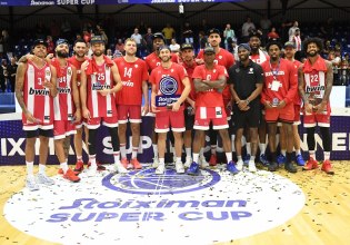 Ολυμπιακός: Η απονομή στον κάτοχο του Super Cup (pics+vid)