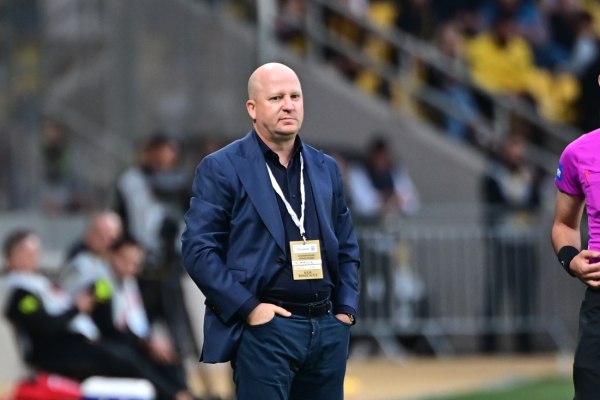 Νίκολιτς: «Θρύλος της ομάδας ο Μάνταλος»