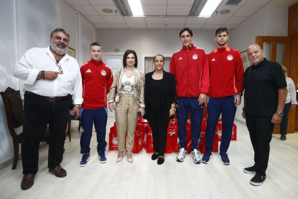 Ολυμπιακός και Ιατρικό Αθηνών ένωσαν τις δυνάμεις τους, για την παγκόσμια ημέρα καρδιάς (vid)