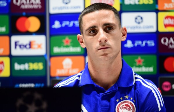 Ποντένσε ενόψει Άρσεναλ: «Είναι τεράστια ομάδα αλλά ο Ολυμπιακός παίζει πάντα για τη νίκη» (vid)