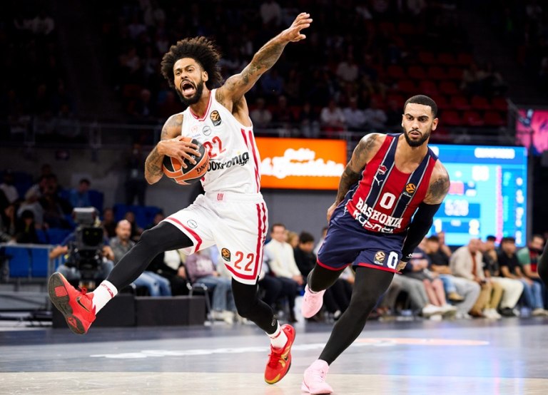 Μπασκόνια – Ολυμπιακός 96-102: «Καθάρισαν» Βεζένκοφ και Ντόρσεϊ (vid)