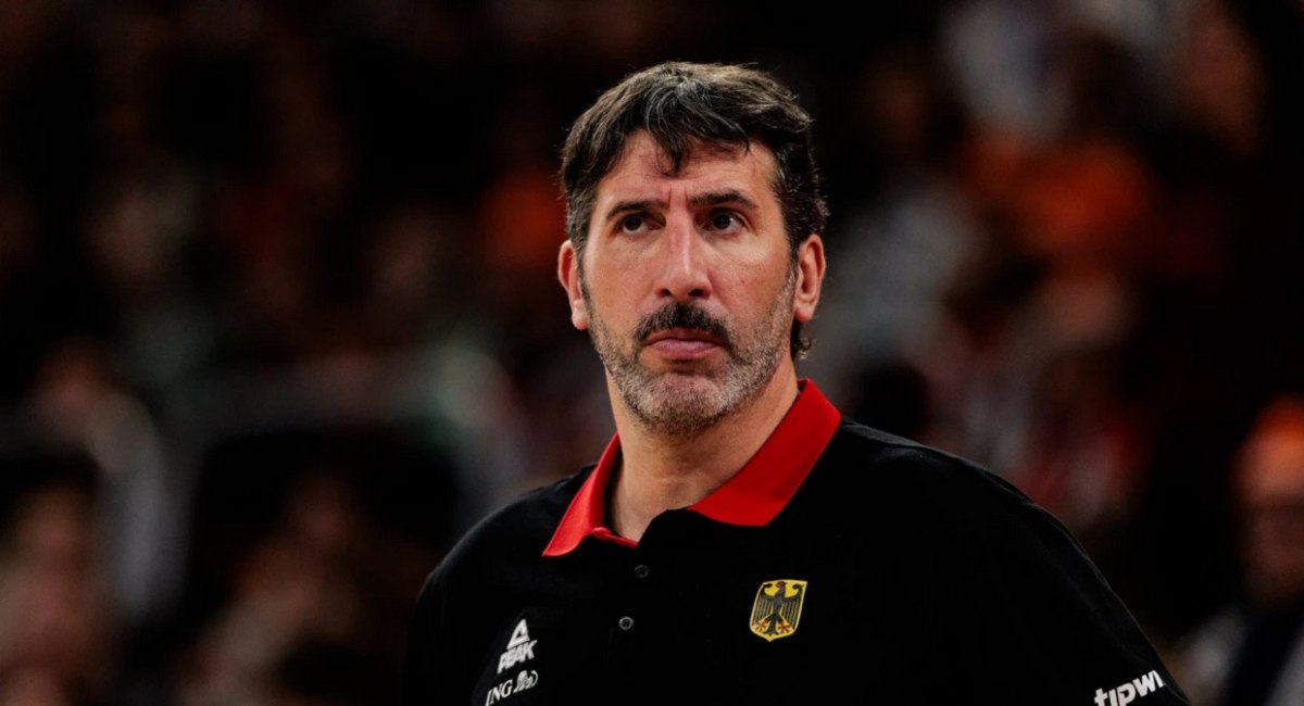 Νοκ-άουτ ο Μουμπρού λόγω προβλήματος υγείας – Ποιος θα κοουτσάρει τη Γερμανία στο Eurobasket