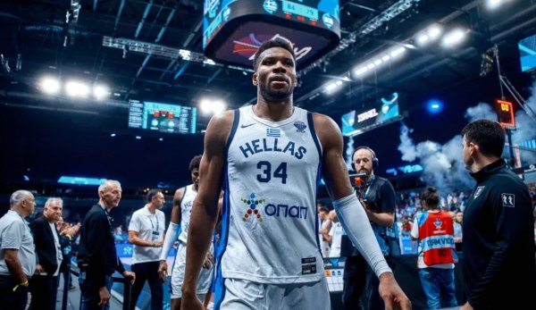 Οι Μπακς αποθέωσαν τον Αντετοκούνμπο: «Ο καλύτερος παίκτης στον κόσμο» (pic)