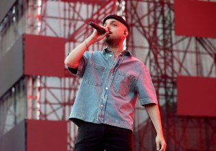 Από το YouTube στις sold out εμφανίσεις: Ο APON μπήκε «κατά λάθος» στη μουσική για να γίνει viral