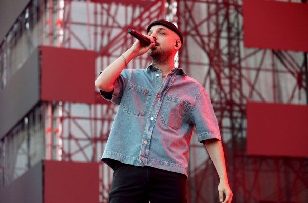 Από το YouTube στις sold out εμφανίσεις: Ο APON μπήκε «κατά λάθος» στη μουσική για να γίνει viral