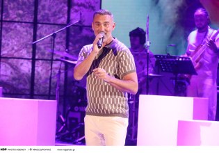 Γιώργος Καπουτζίδης: H αφιέρωση που έκανε επί σκηνής στον σύντροφό του