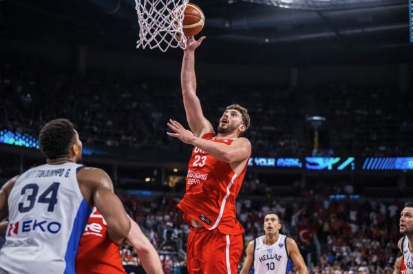 Σενγκούν: «Καταπληκτικός παίκτης o Γιάννης, αλλά δεν είναι σπουδαίος πασέρ»