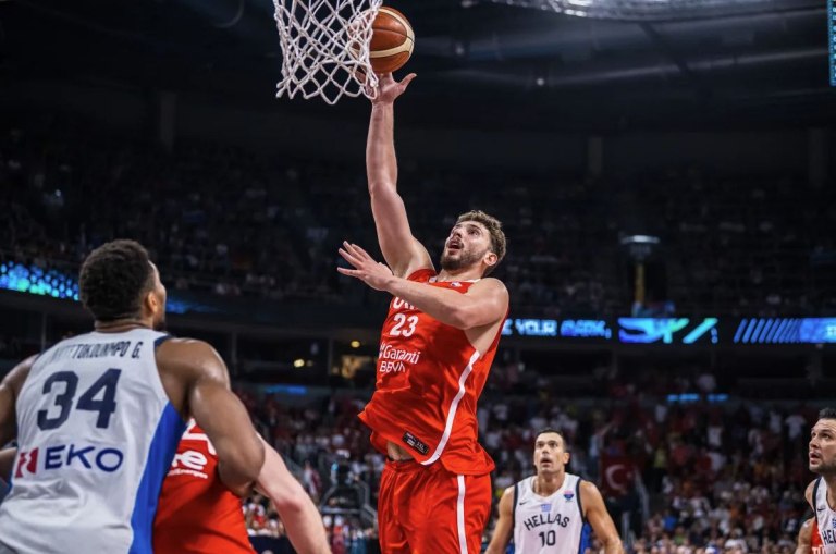 Σενγκούν: «Καταπληκτικός παίκτης o Γιάννης, αλλά δεν είναι σπουδαίος πασέρ»