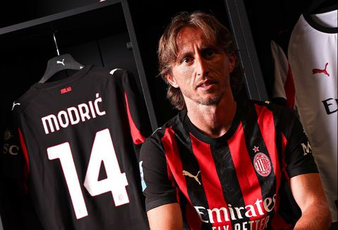 Μόντριτς: «Πετάει» και η φανέλα του στη Μίλαν