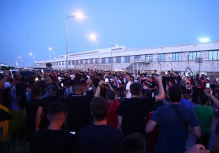 Ολυμπιακός: «Τρέλα» για Ποντένσε: Χαμός στο Ελ. Βενιζέλος για τον Πορτογάλο σούπερ σταρ (vids)