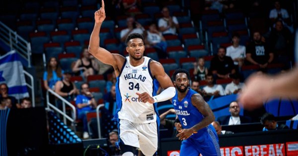 «Ημίθεος, που οδηγεί την Ελλάδα στα προημιτελικά»: Αποθέωση για τον Αντετοκούνμπο μετά την 37αρα στο Ισραήλ (pics, vids)