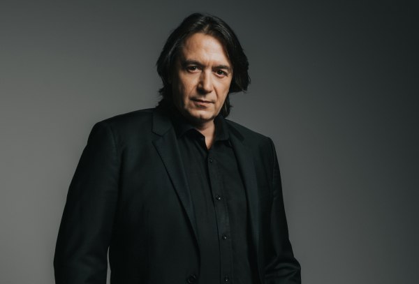 Γιάννης Κότσιρας: Μία μοναδική συναυλία στην Πλατεία Αριστοτέλους στη Θεσσαλονίκη