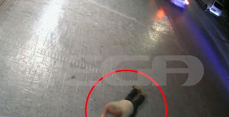 Βίντεο ντοκουμέντα από την άγρια καταδίωξη: Η στιγμή που ο γιος του επιχειρηματία εκσφενδονίζει τον αστυνομικό