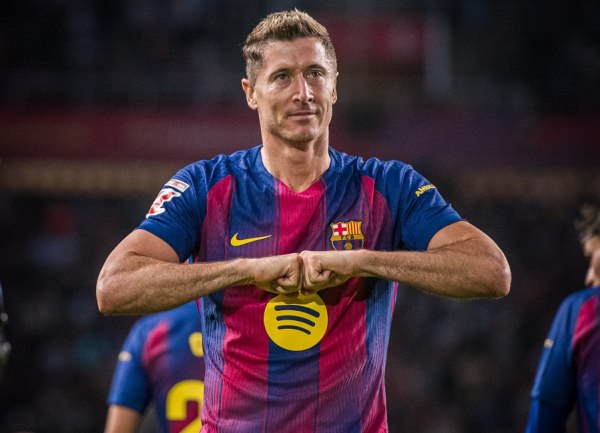 Μπαρτσελόνα – Ρεάλ Σοσιεδάδ 2-1: Ο Λεβαντόφσκι την έστειλε στην κορυφή